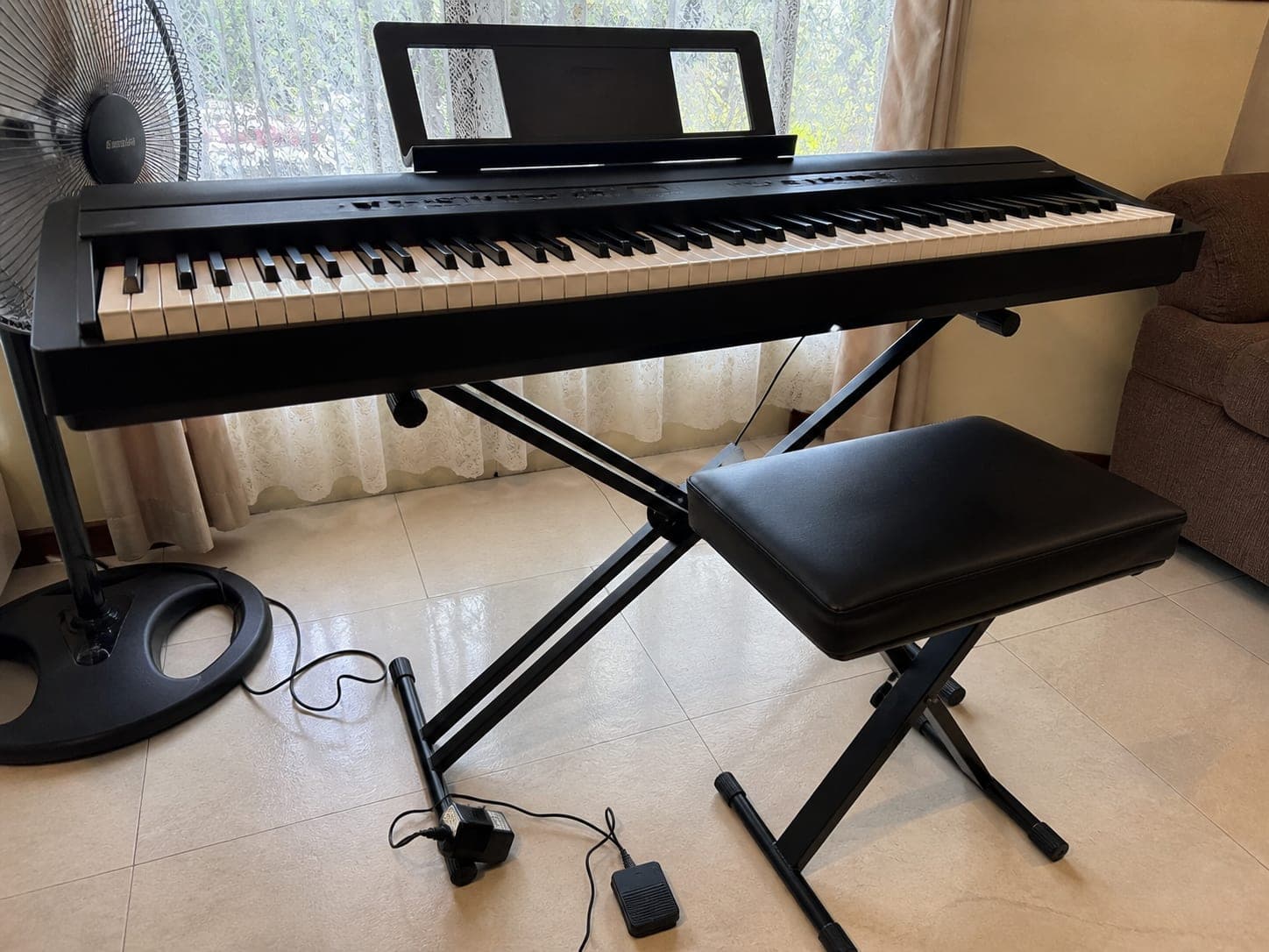 61-key digital keyboard with stand