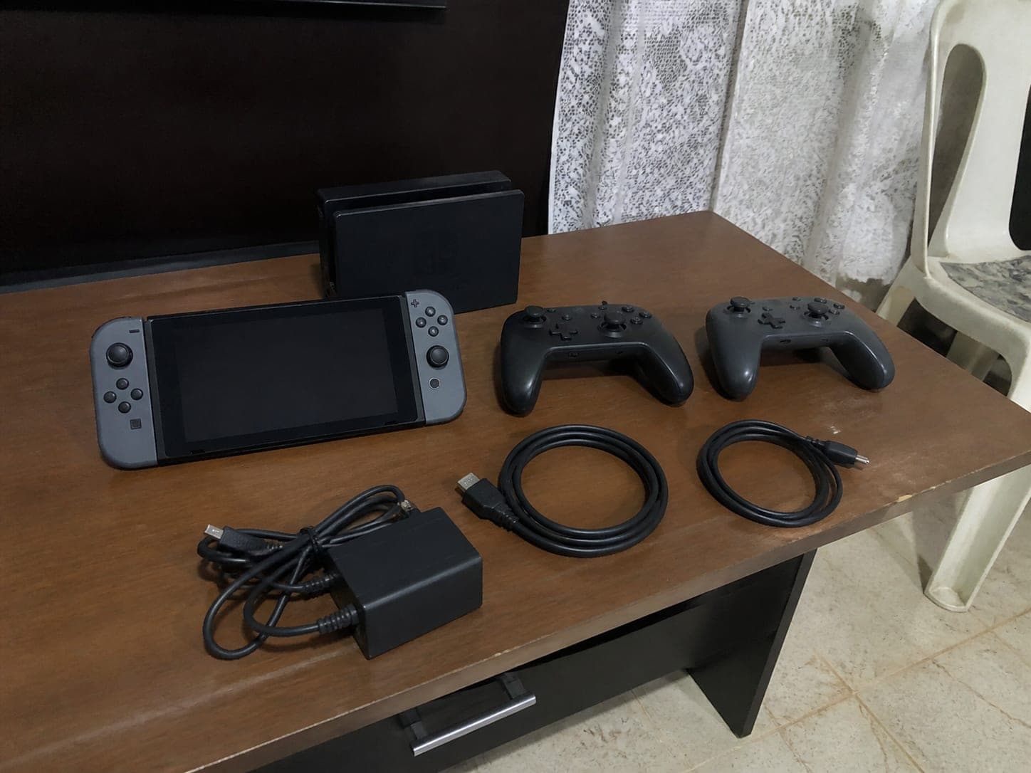 Handheld game console with carry case